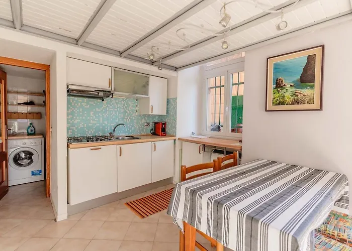 Romantic Loft - 2 Minutes From The Sea And Center Appartamento