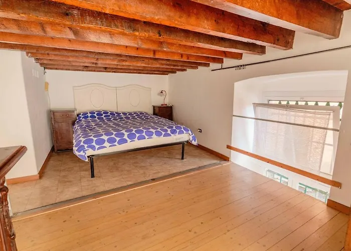 Appartamento Romantic Loft - 2 Minutes From The Sea And Center *